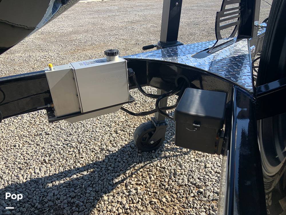 Slide: The Image of Malibu Wakesetter 26 LSV 2023 - 13735825