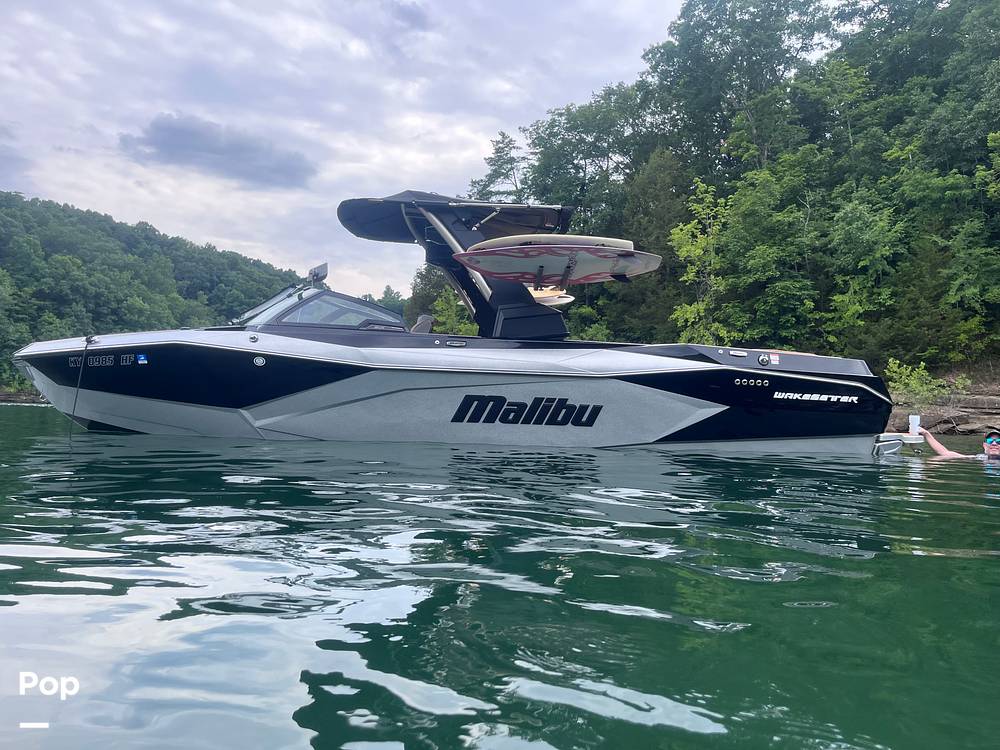 Slide: The Image of Malibu Wakesetter 26 LSV 2023 - 14396268