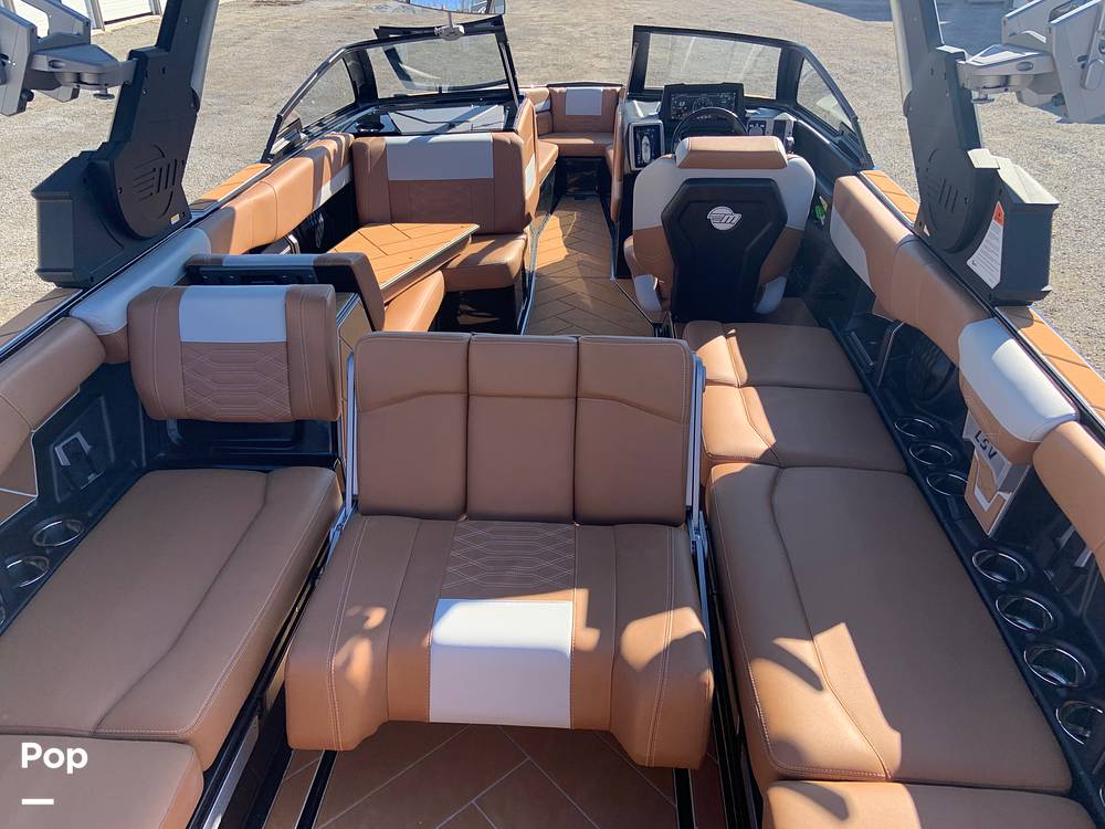 Slide: The Image of Rear Facing Configuration - 13735717