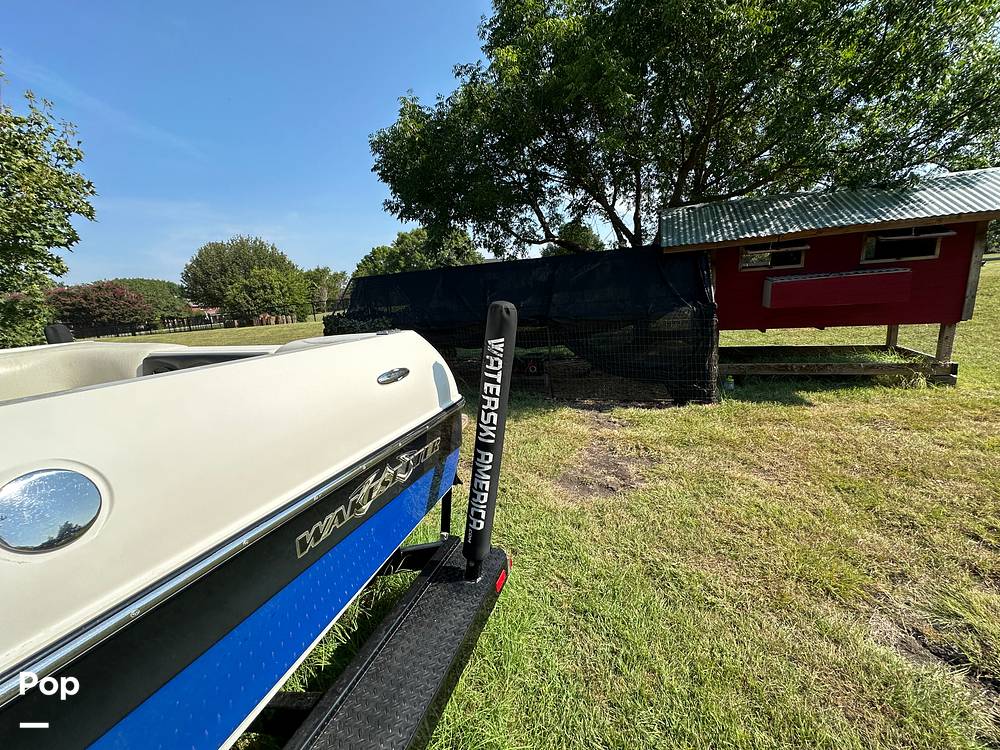 Slide: The Image of Malibu Wakesetter XTI 2004 - 14546789