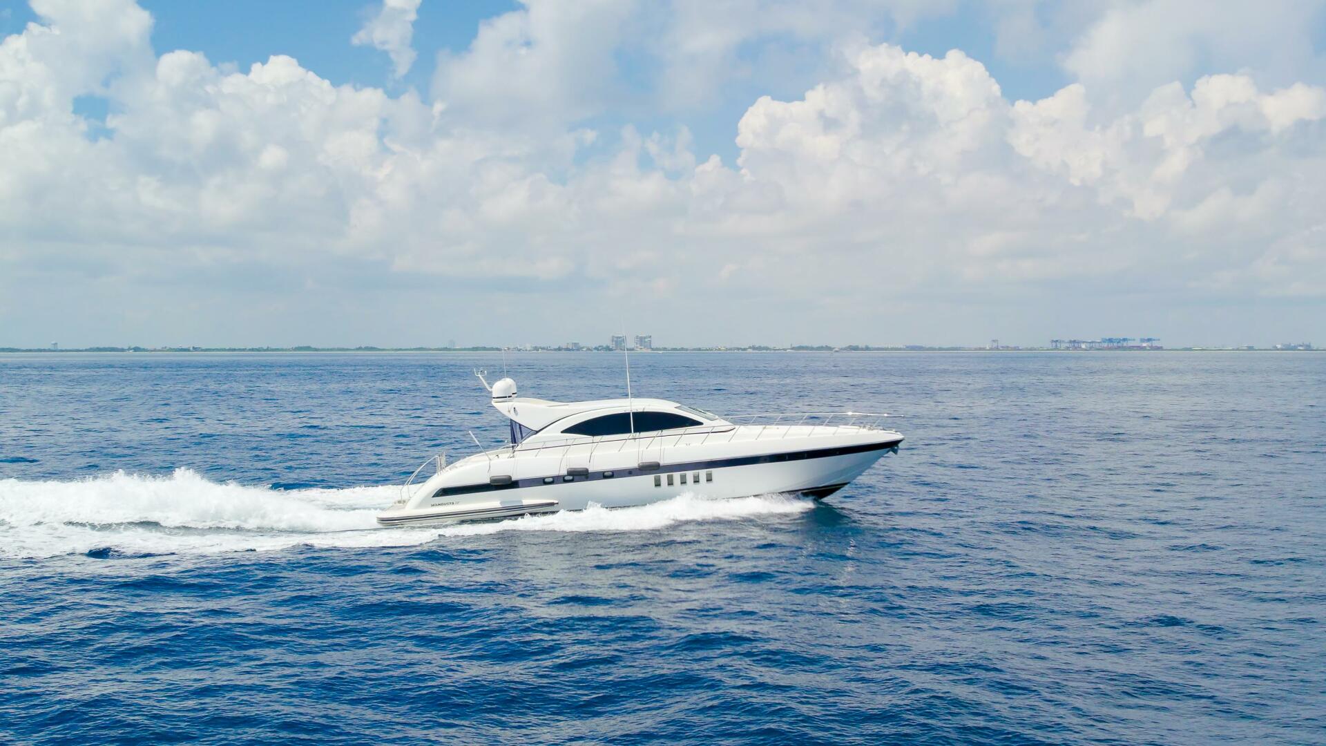 Slide: The Image of Mangusta 72 2001 - 4564538