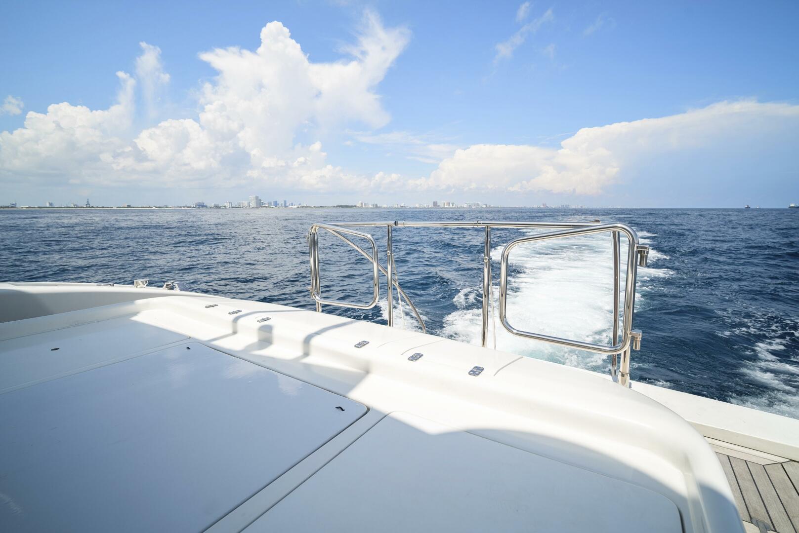 Slide: The Image of Mangusta 72 2001 - 4564576