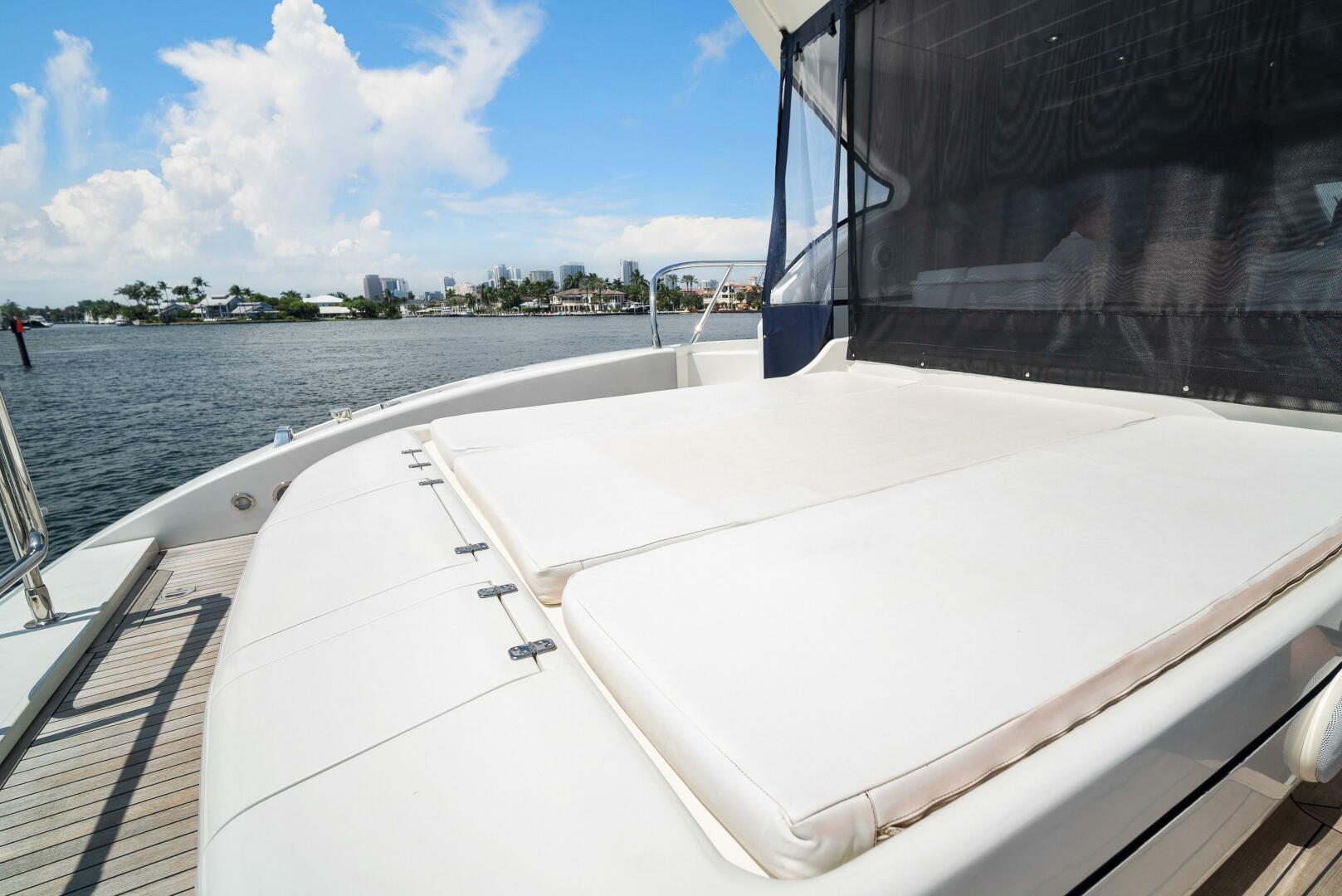 Slide: The Image of Mangusta 72 2001 - 4564594