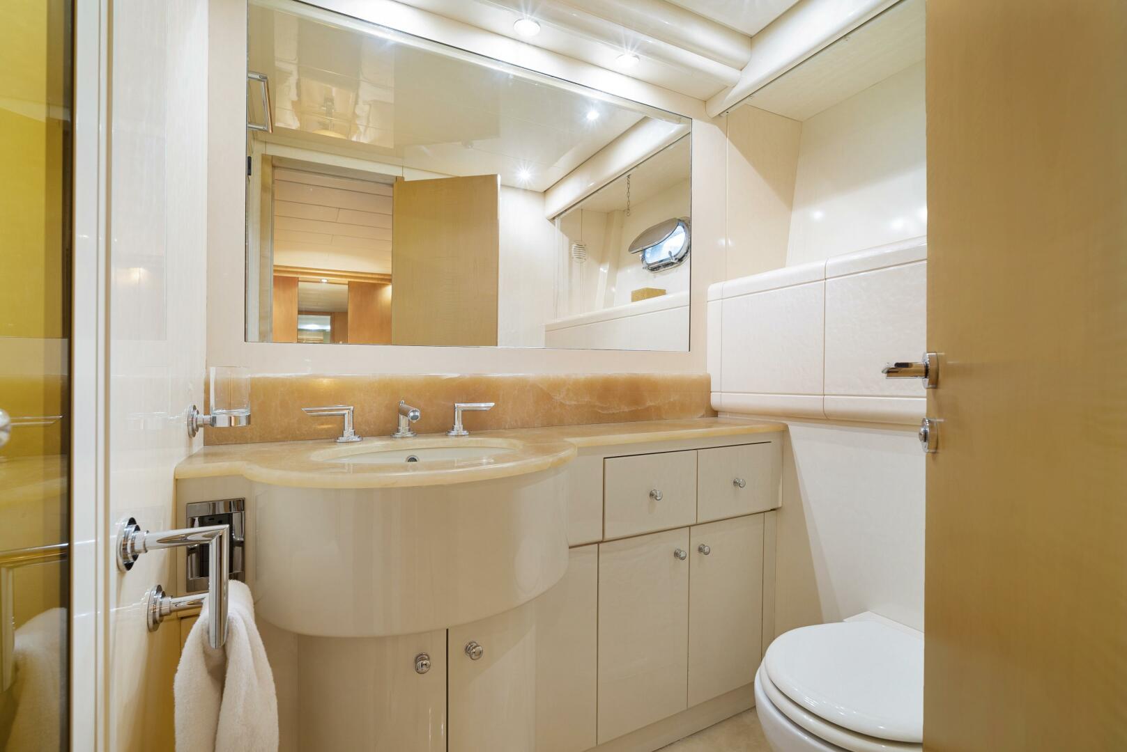 Slide: The Image of Mangusta 72 2001 - 4564645