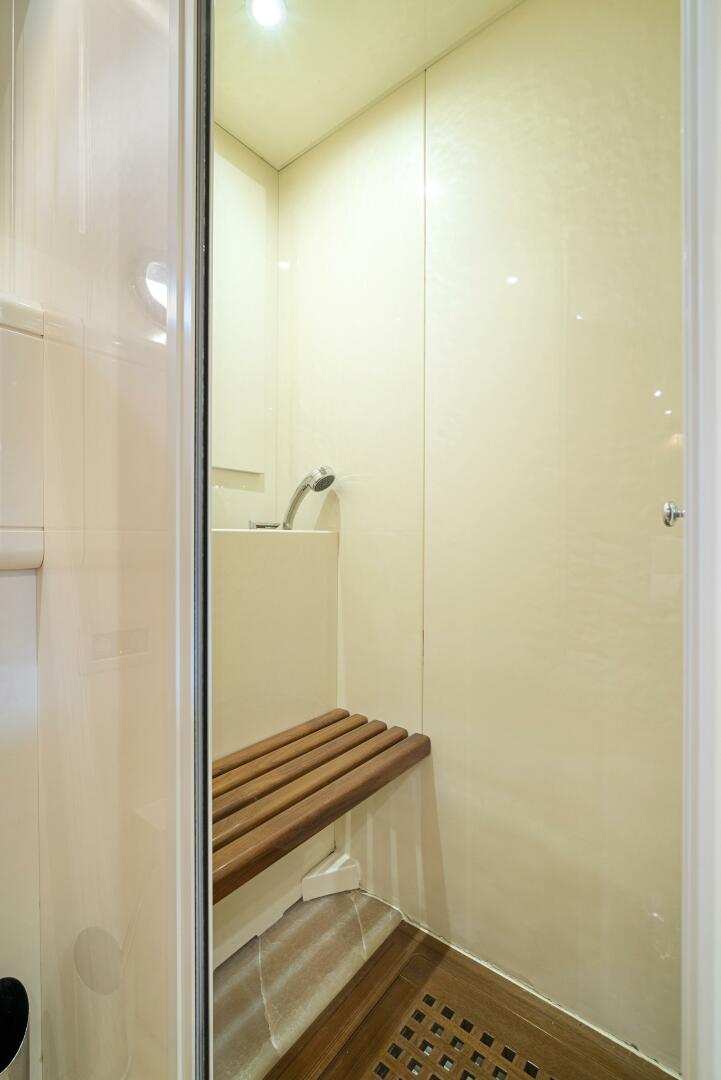 Slide: The Image of Mangusta 72 2001 - 4564656