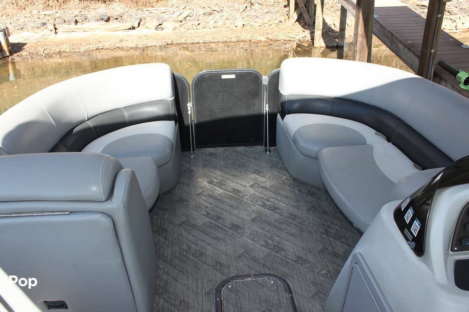 Slide: The Image of Bow Seating - 15392291