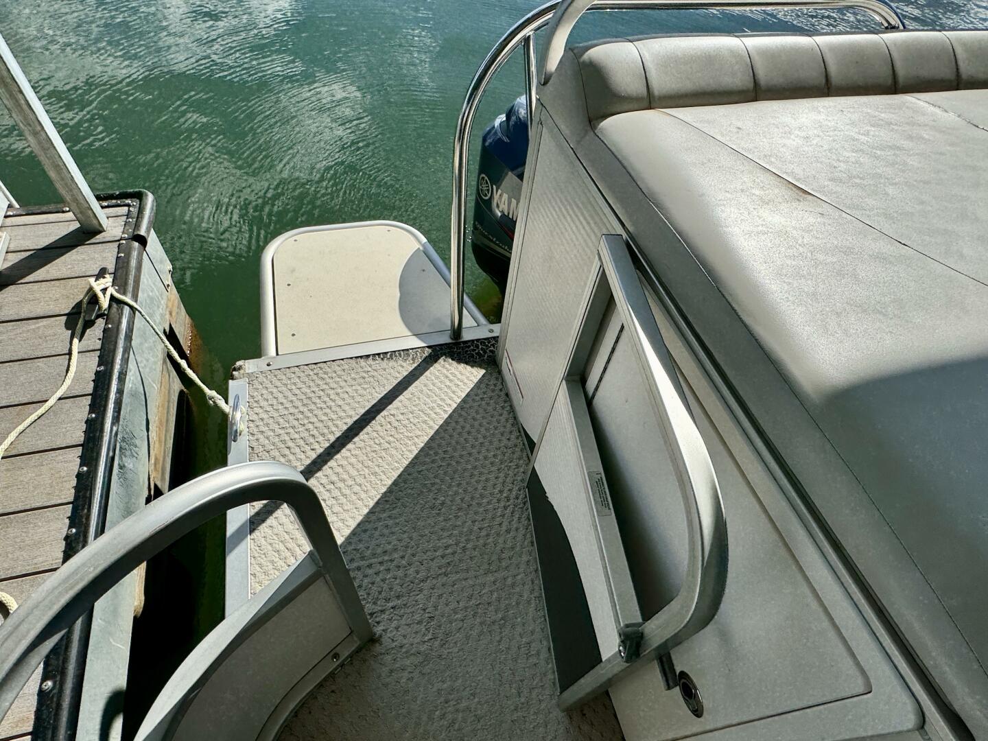 Slide: The Image of Manitou Legacy 24 Tritoon 2008 - 4878804
