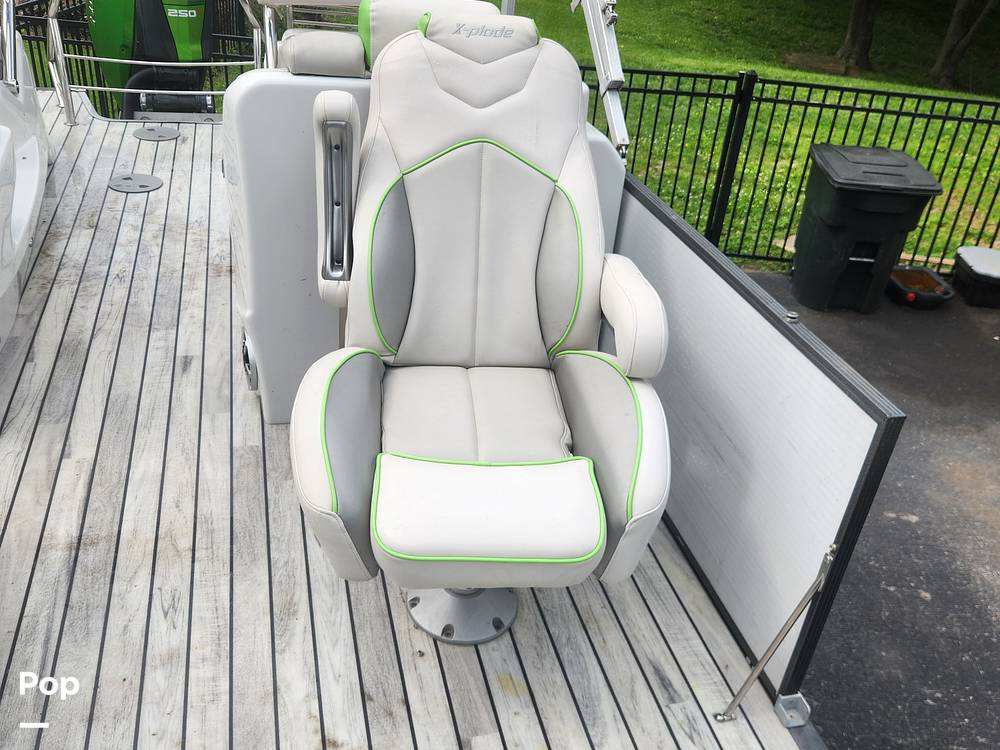 Slide: The Image of Manitou Xplode 23 SRS SHP 2015 - 15458940