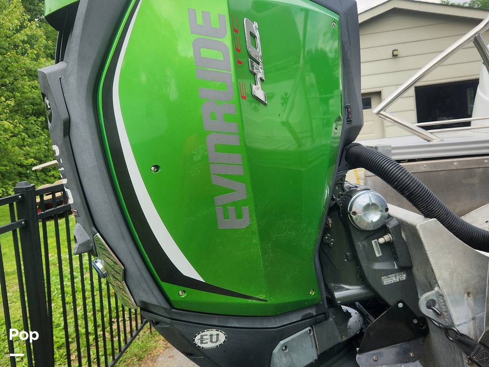 Slide: The Image of Manitou Xplode 23 SRS SHP 2015 - 15458955