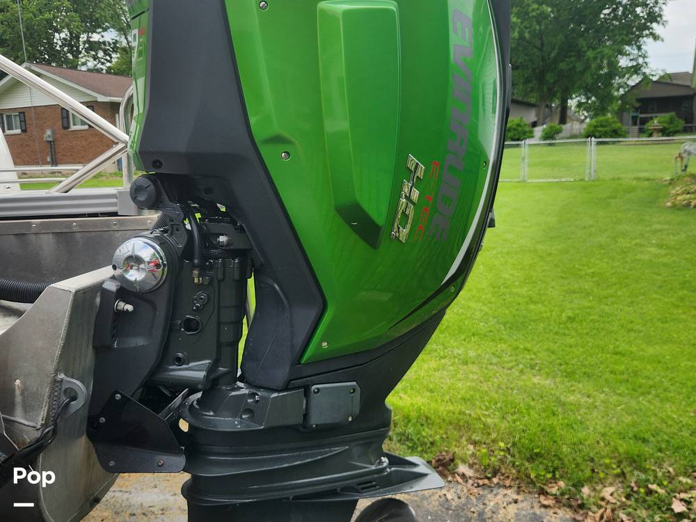 Slide: The Image of Manitou Xplode 23 SRS SHP 2015 - 15458956