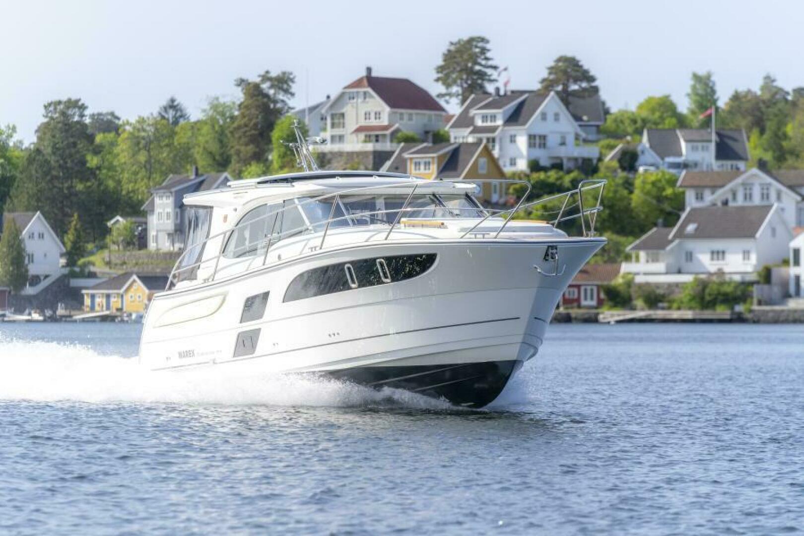 Slide: The Image of Marex 310 Sun Cruiser 2025 - 5062089