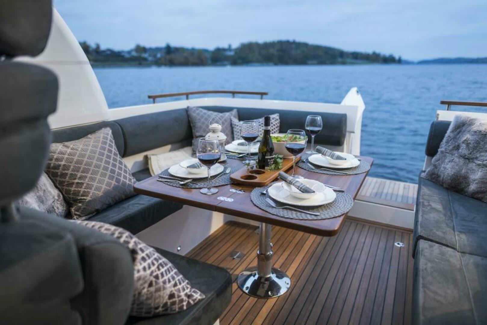 Slide: The Image of Marex 310 Sun Cruiser 2025 - 5062111