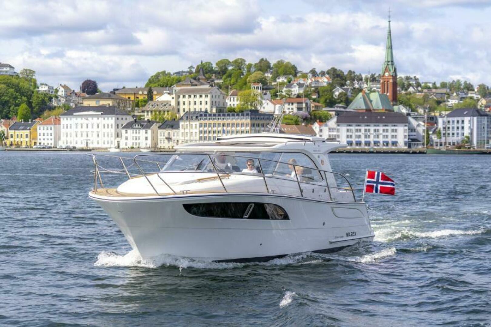 Slide: The Image of Marex 310 Sun Cruiser 2025 - 5062090