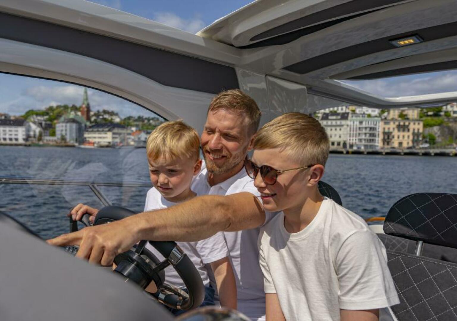 Slide: The Image of Marex 310 Sun Cruiser 2025 - 5062504