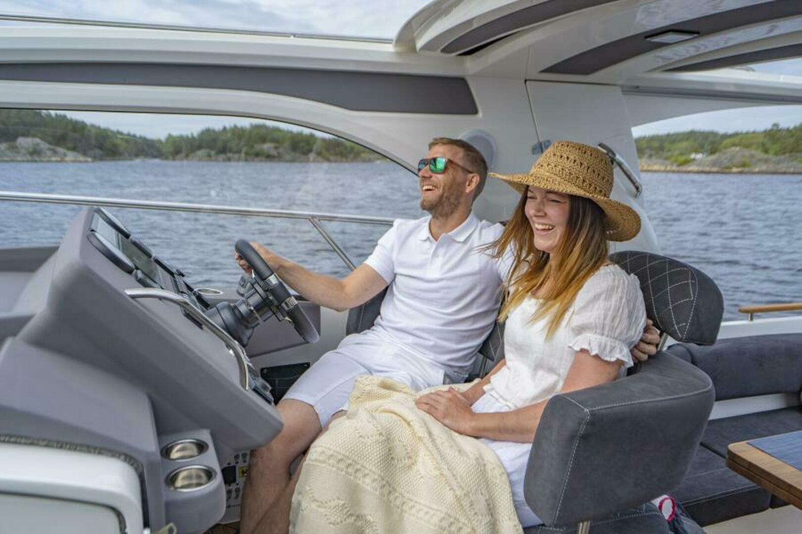 Slide: The Image of Marex 310 Sun Cruiser 2025 - 5062121