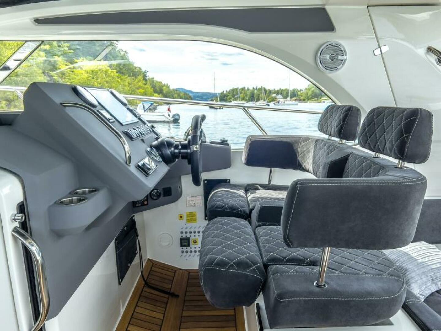 Slide: The Image of Marex 310 Sun Cruiser 2025 - 5062507