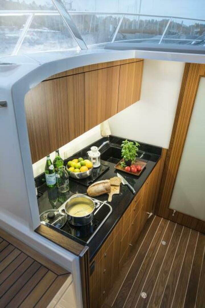 Slide: The Image of Marex 310 Sun Cruiser 2025 - 5062126