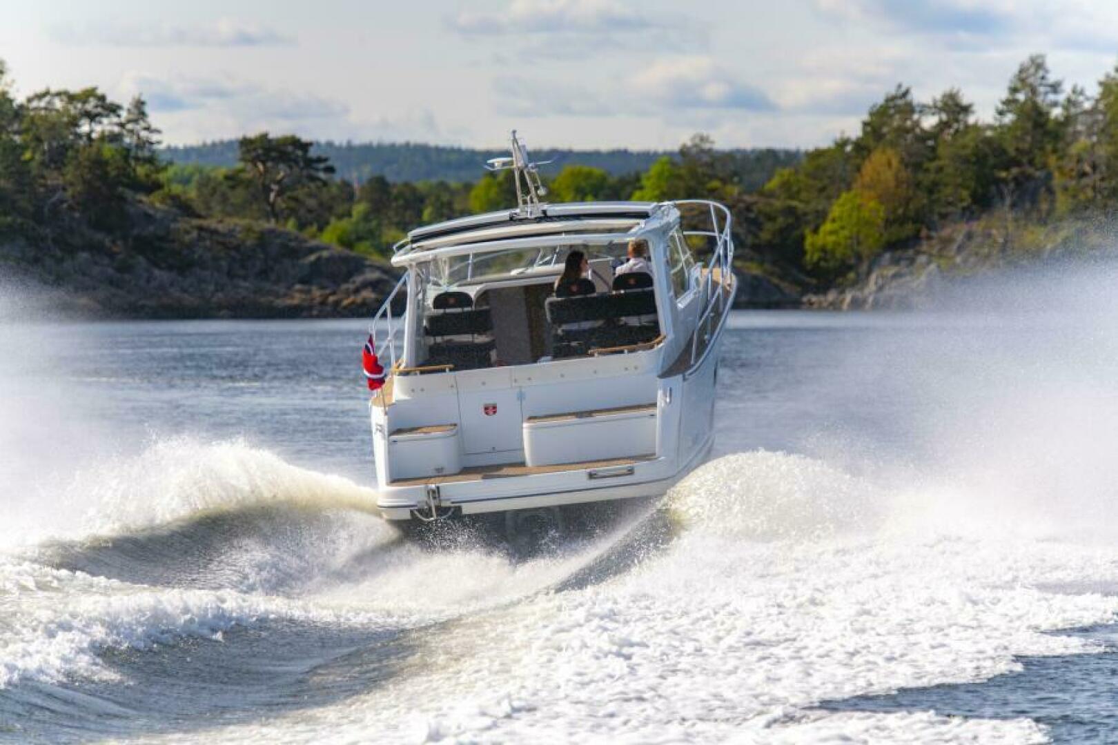 Slide: The Image of Marex 310 Sun Cruiser 2025 - 5062091