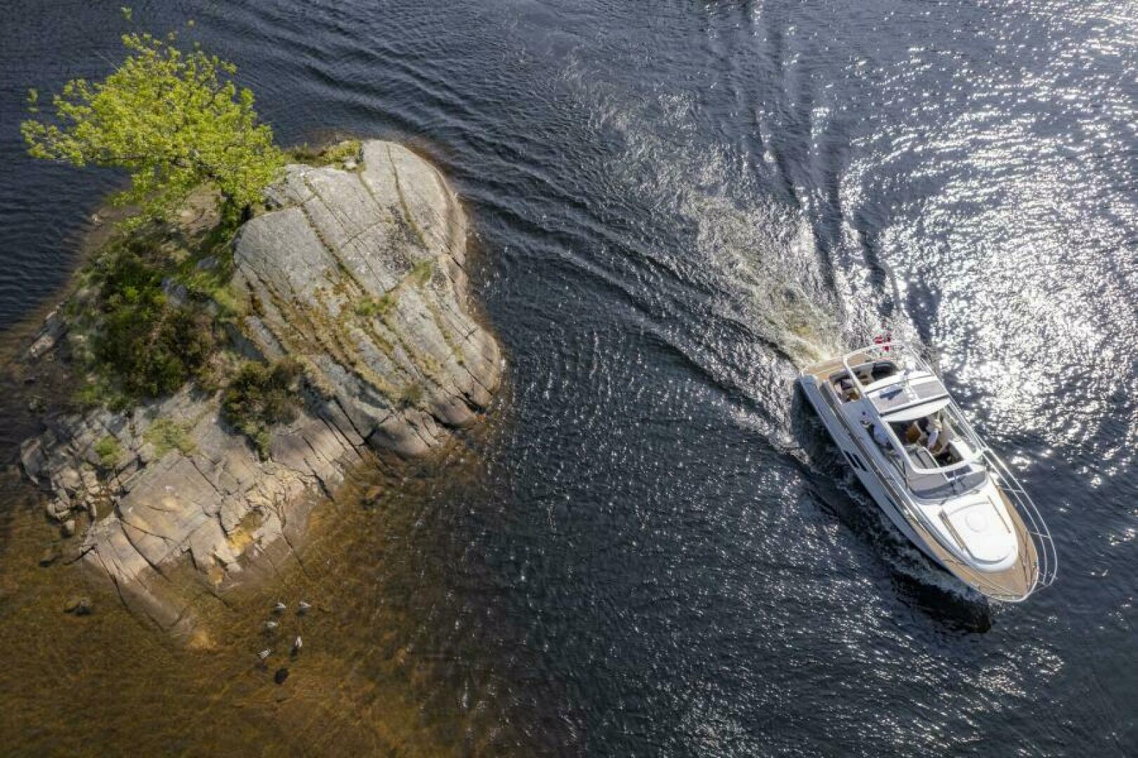 Slide: The Image of Marex 310 Sun Cruiser 2025 - 5062092