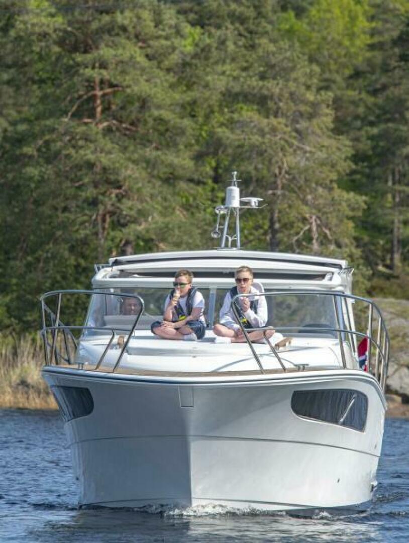 Slide: The Image of Marex 310 Sun Cruiser 2025 - 5062139