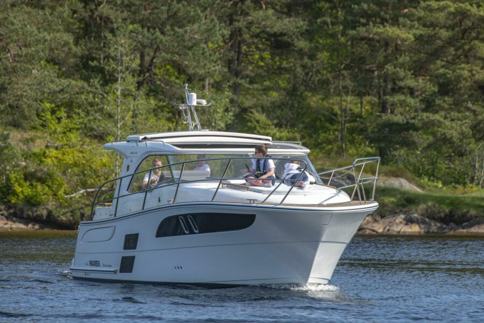 Slide: The Image of Marex 310 Sun Cruiser 2025 - 5062525