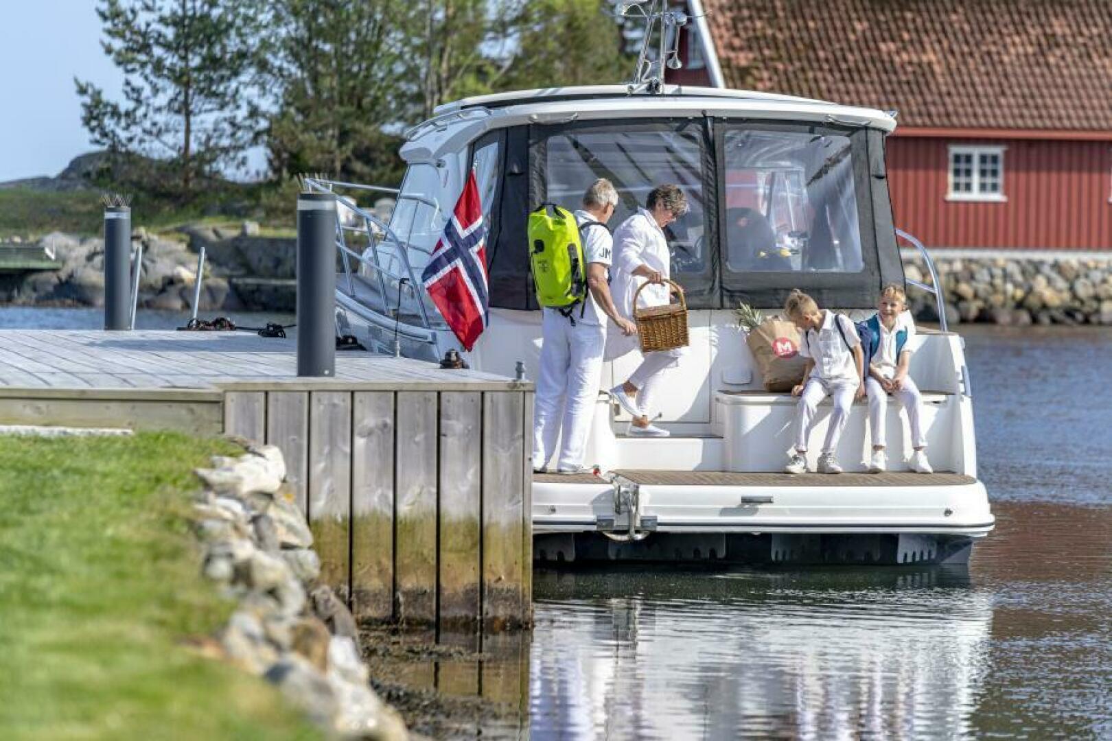 Slide: The Image of Marex 360 Cabriolet Cruiser 2025 - 5062267