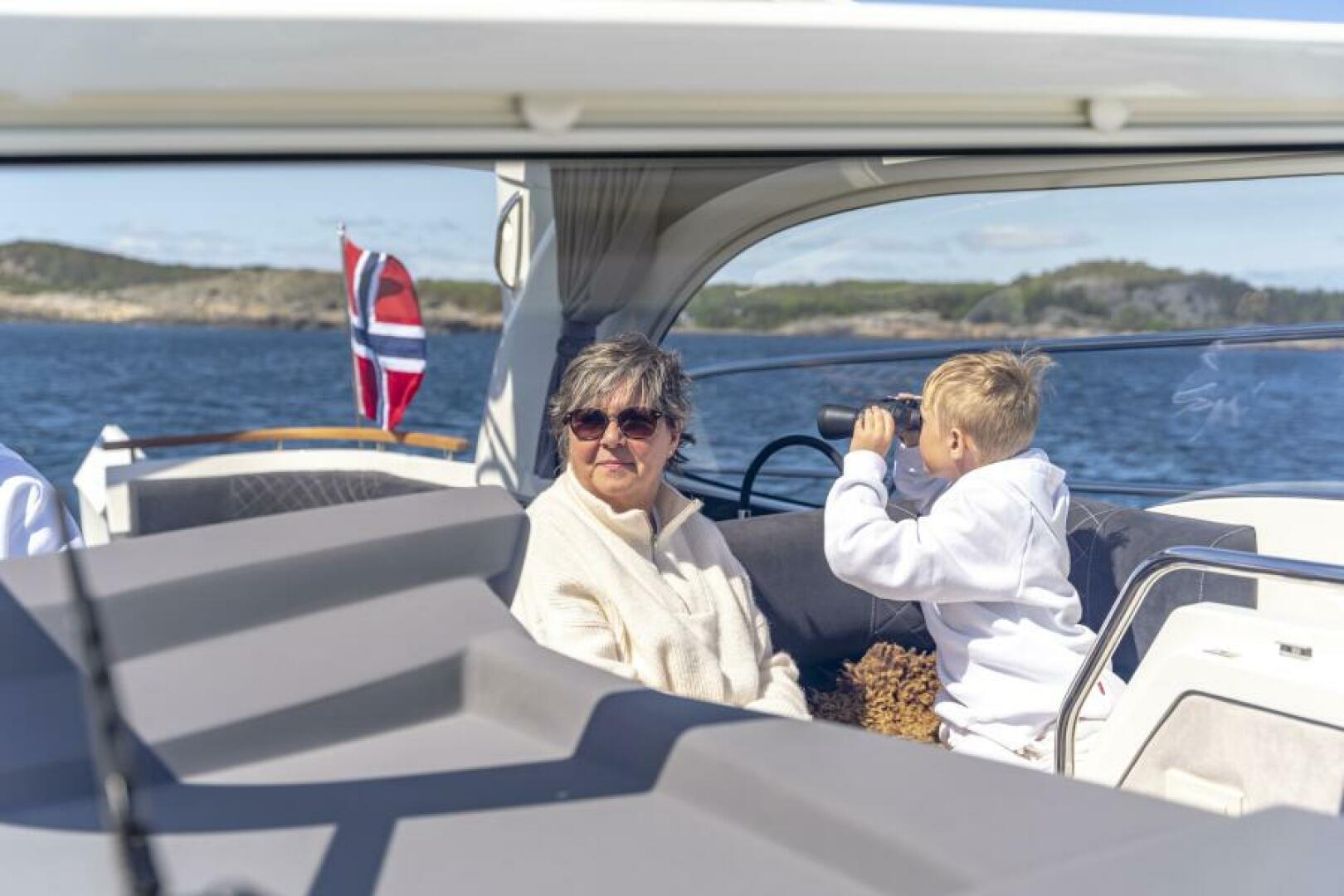 Slide: The Image of Marex 360 Cabriolet Cruiser 2025 - 5062211