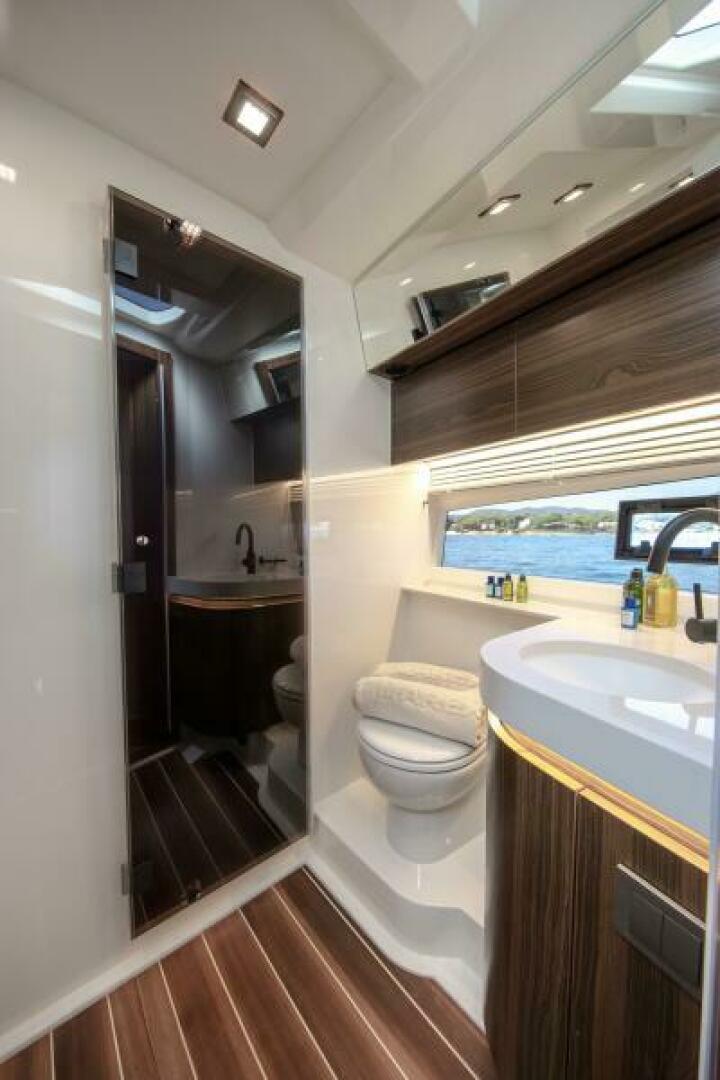 Slide: The Image of Master Bathroom - 5062587