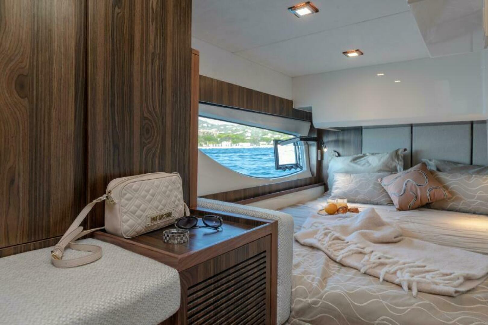 Slide: The Image of Double Cabin (Three Cabin Version) - 5062589