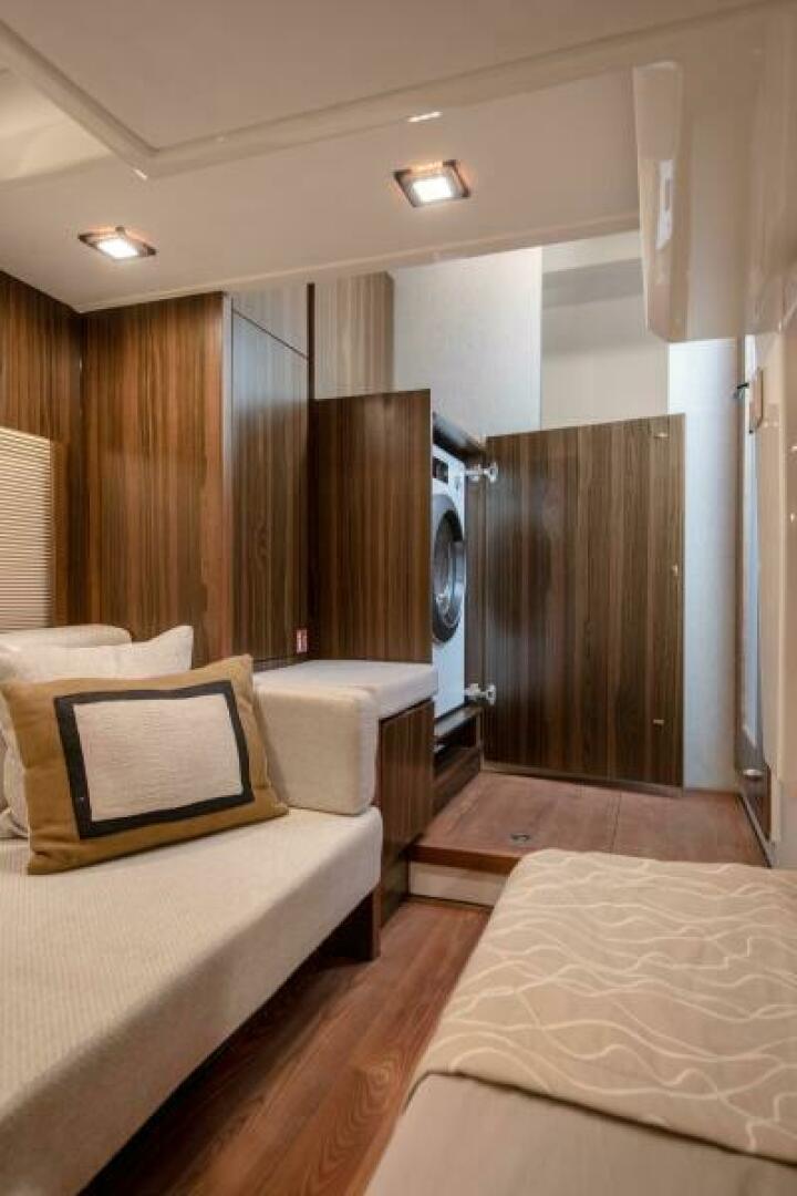 Slide: The Image of Twin Cabin (three cabin version) - 5062593