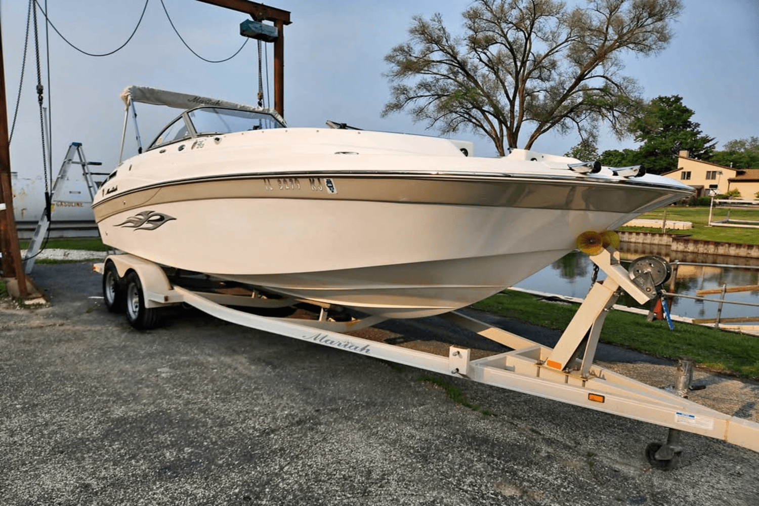 Slide: The Image of Mariah DX 213 2008 - 1