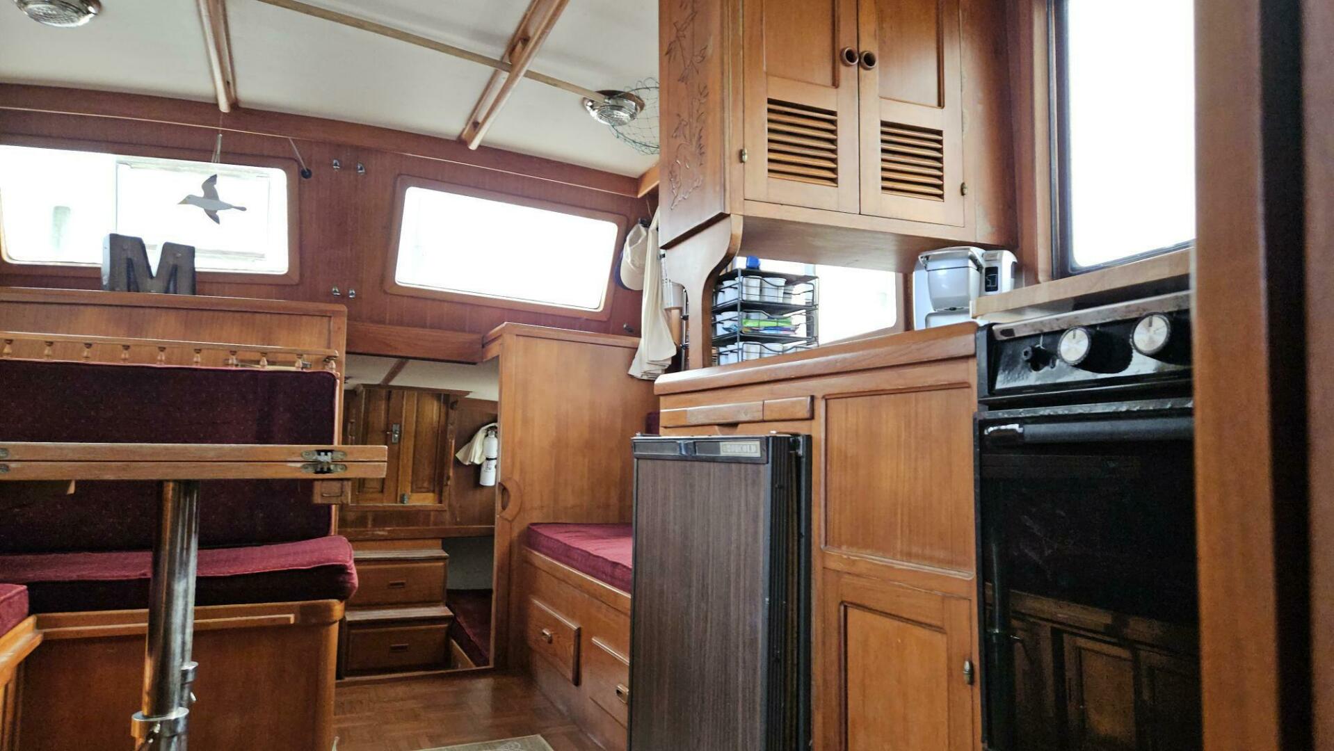 Slide: The Image of Marine Trader 34 1984 - 4752211