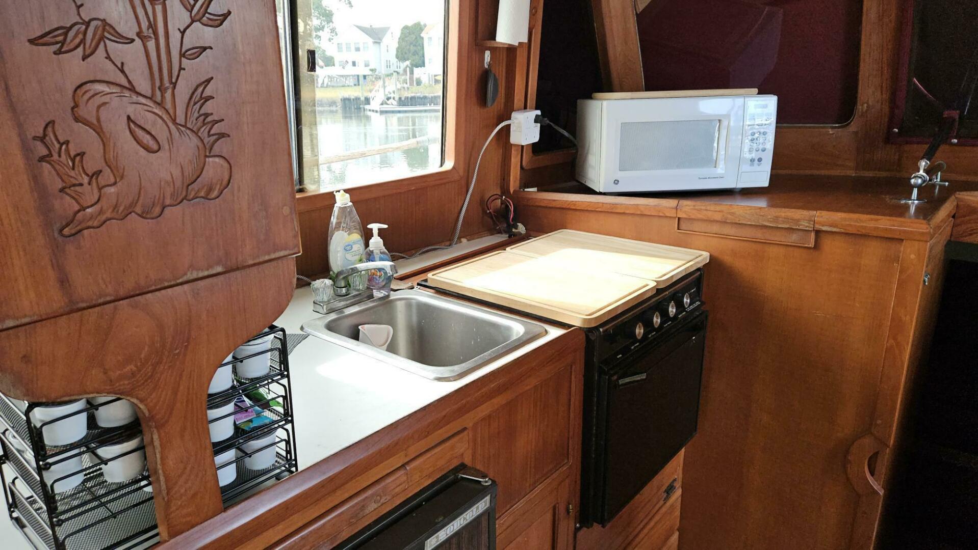 Slide: The Image of Marine Trader 34 1984 - 4752221