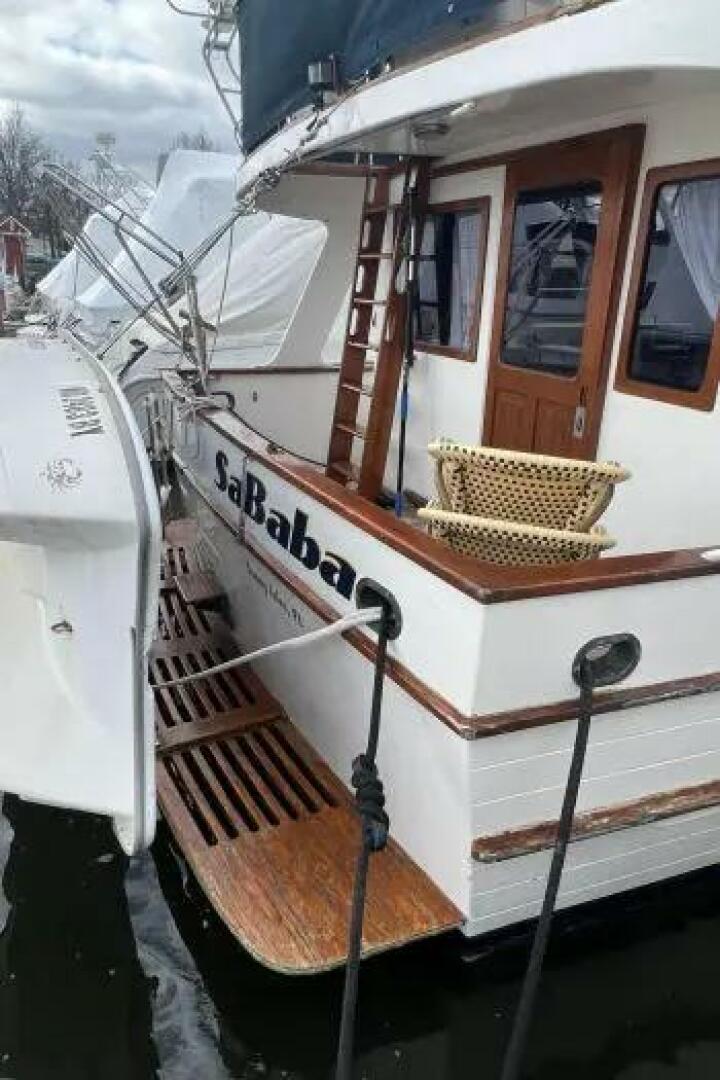 Slide: The Image of Marine Trader 40 1984 - 4629374