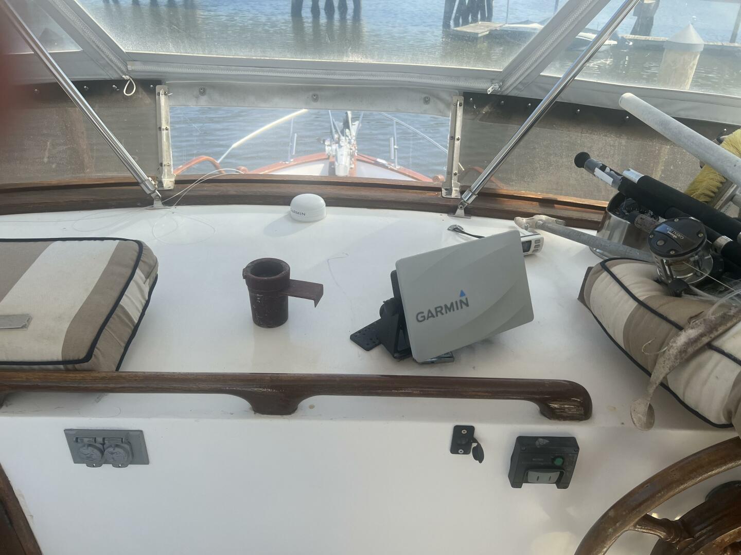 Slide: The Image of Marine Trader 40 1984 - 4629188