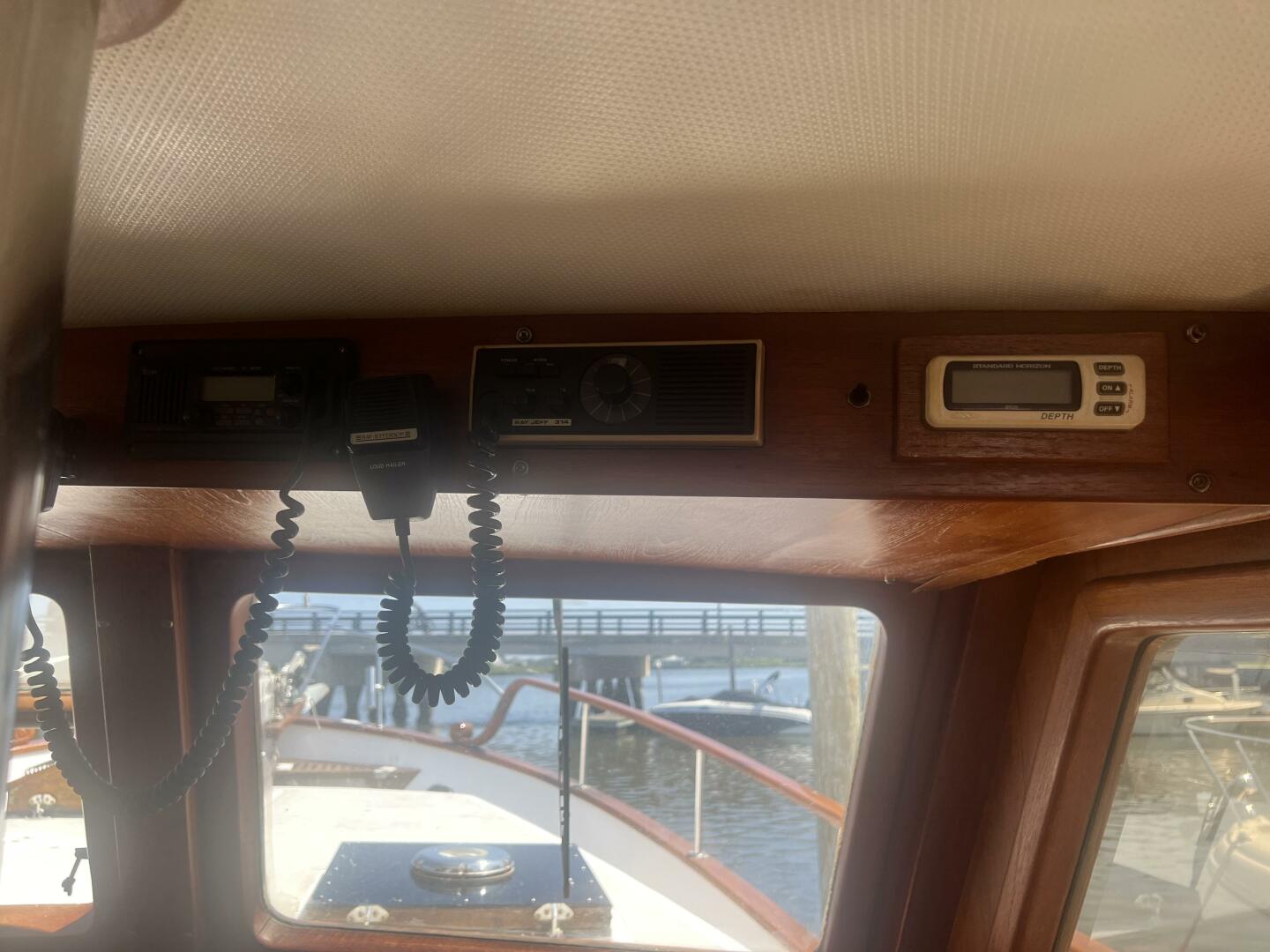 Slide: The Image of Marine Trader 40 1984 - 4629206