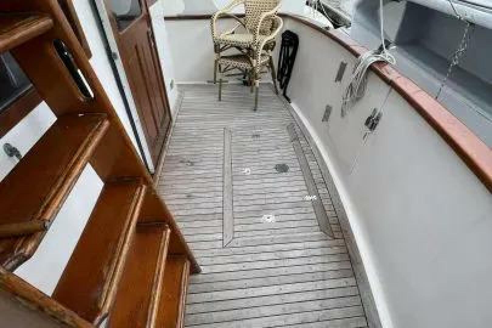Slide: The Image of Marine Trader 40 1984 - 4629375