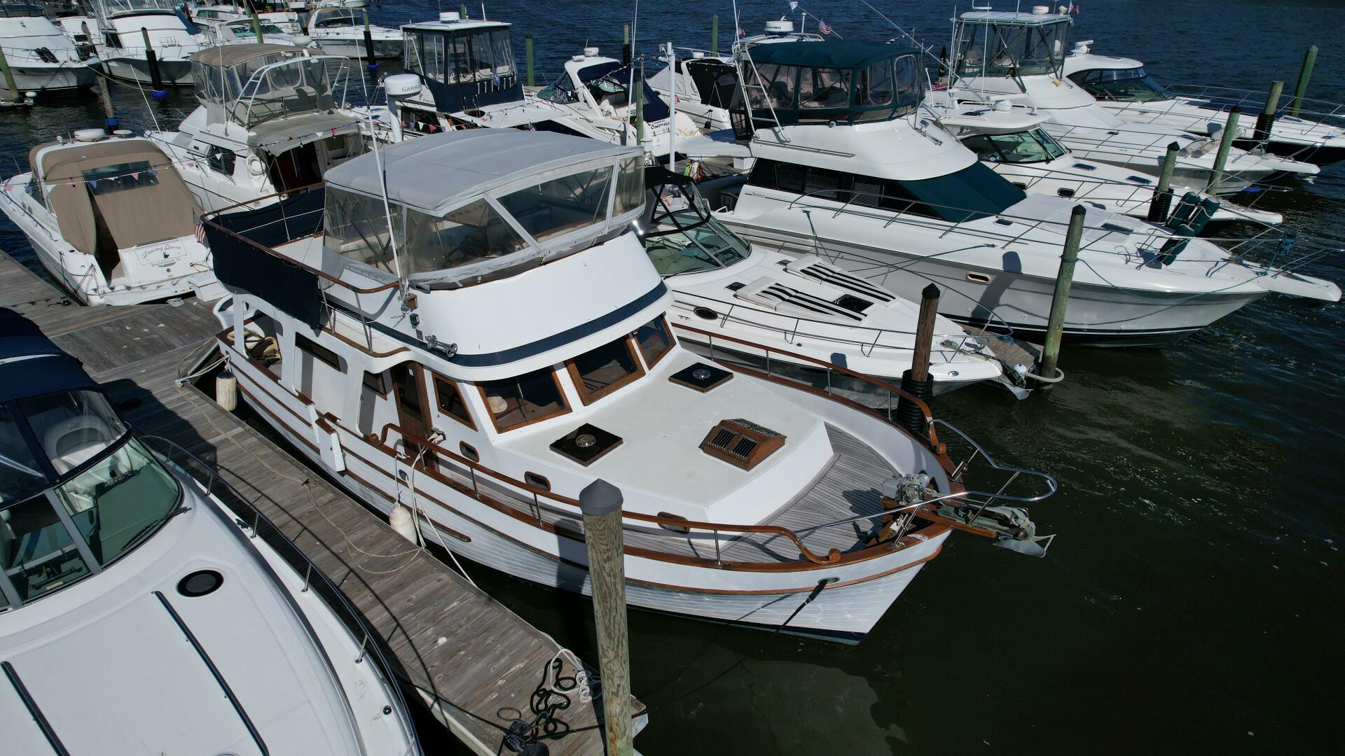 Slide: The Image of Marine Trader 40 1984 - 4643061