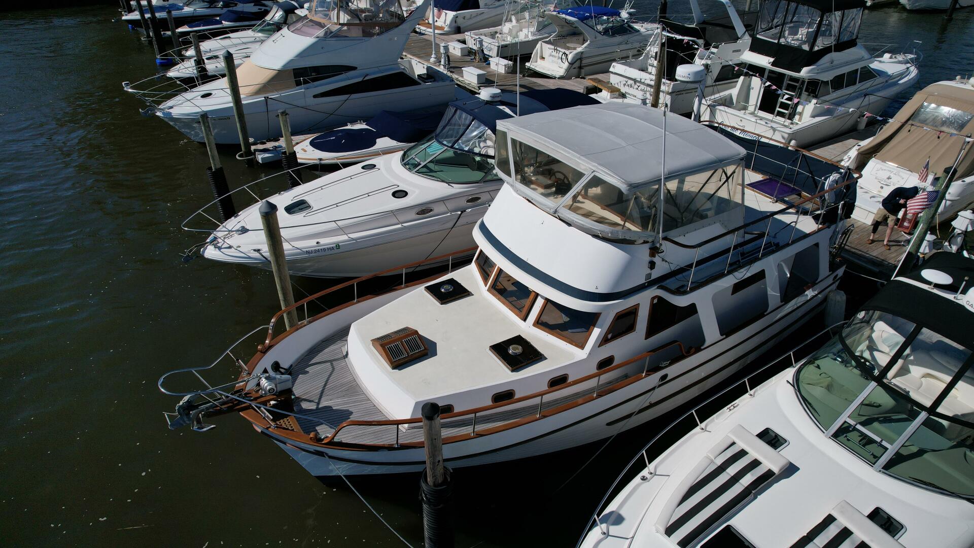 Slide: The Image of Marine Trader 40 1984 - 4643065