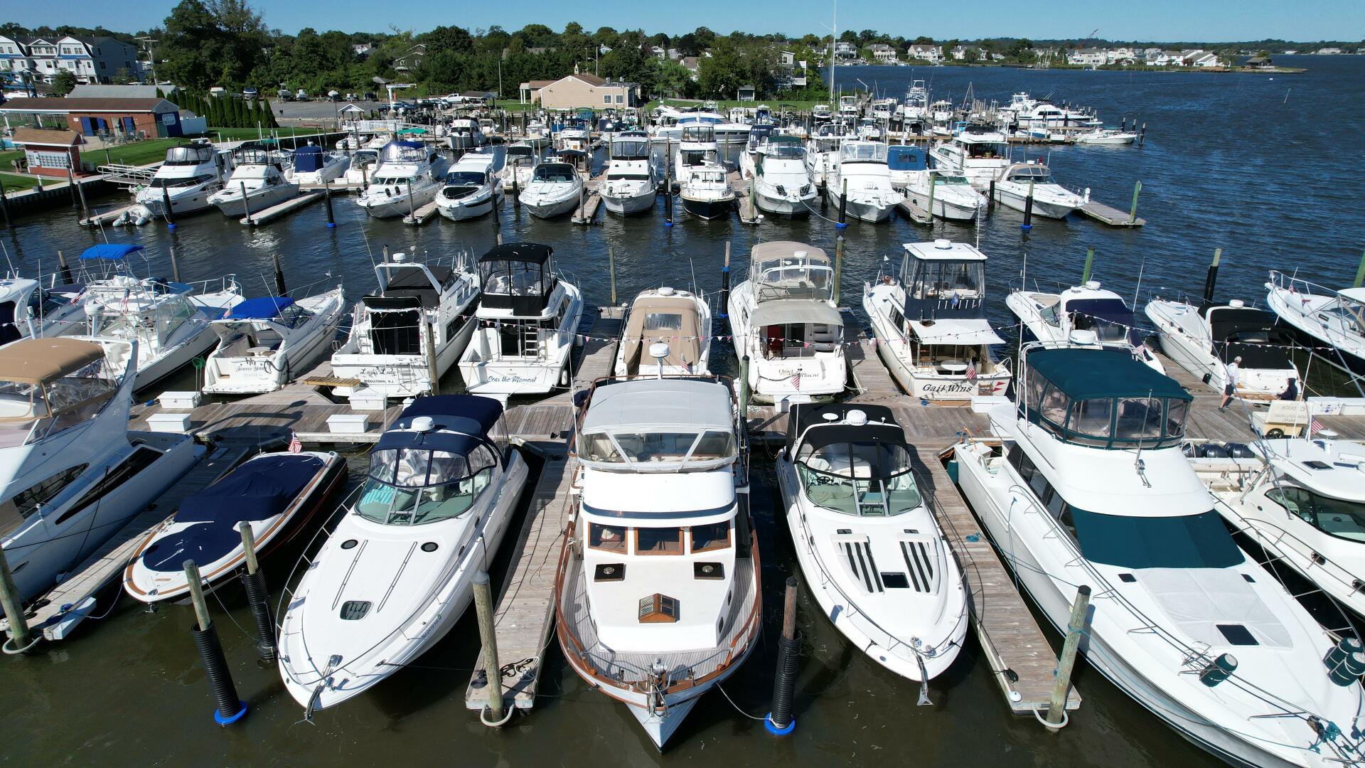 Slide: The Image of Marine Trader 40 1984 - 4643071