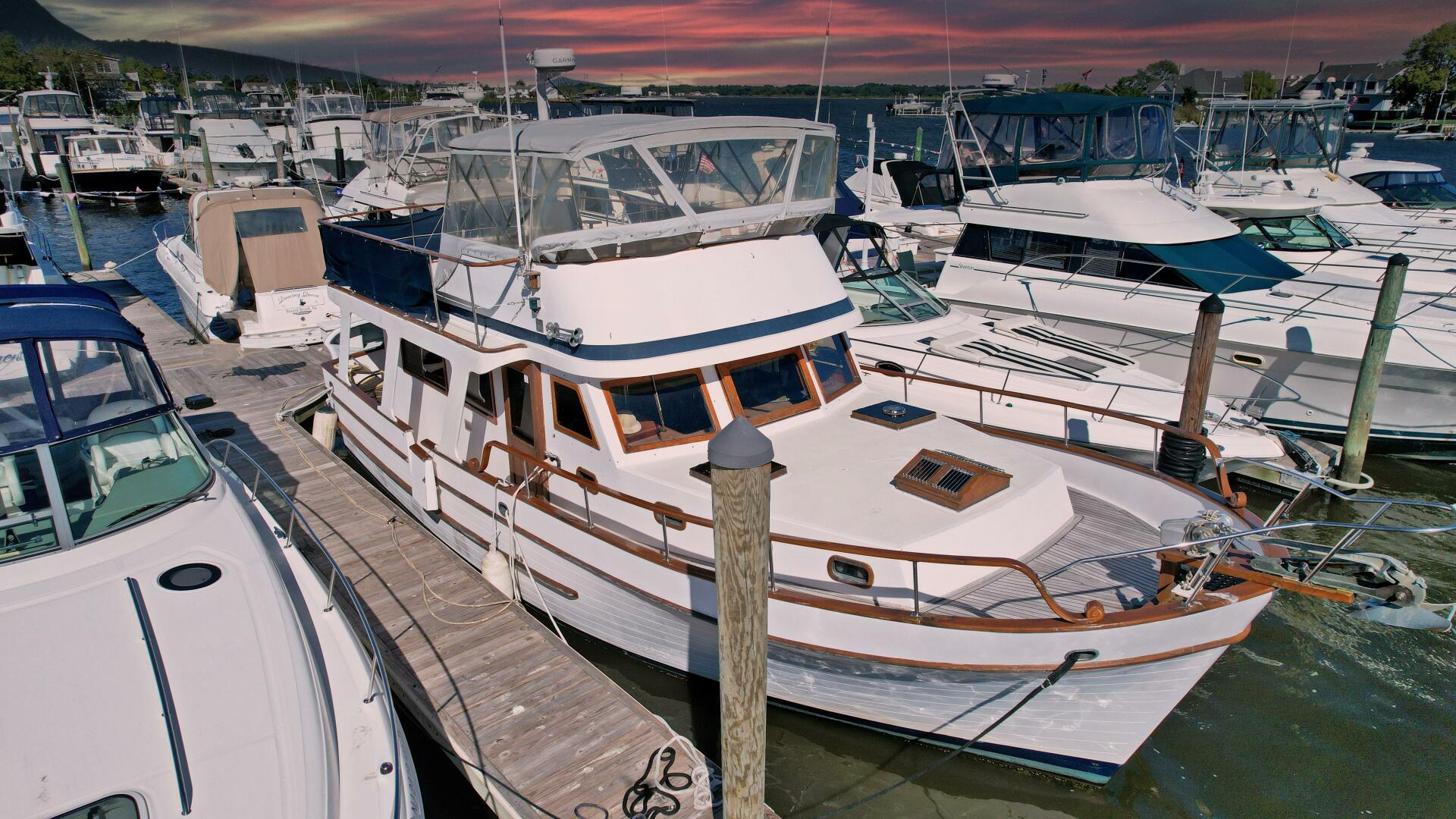 Slide: The Image of Marine Trader 40 1984 - 4643074