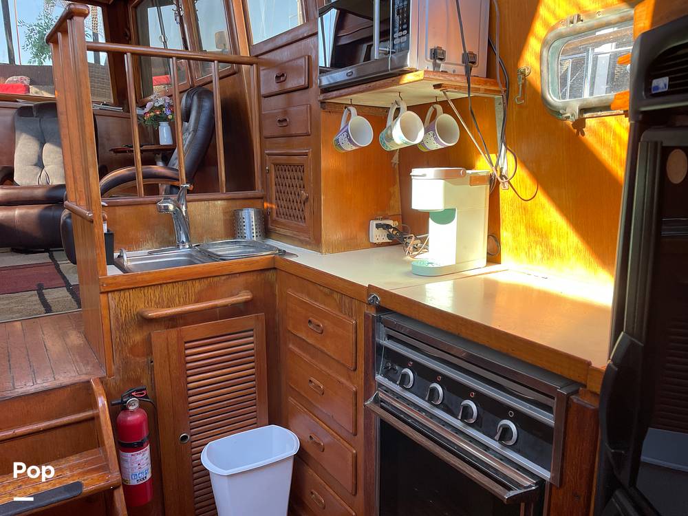 Slide: The Image of Marine Trader 43 Aft Cabin 1981 - 14900532
