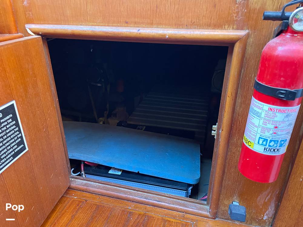 Slide: The Image of Marine Trader 43 Aft Cabin 1981 - 14900533
