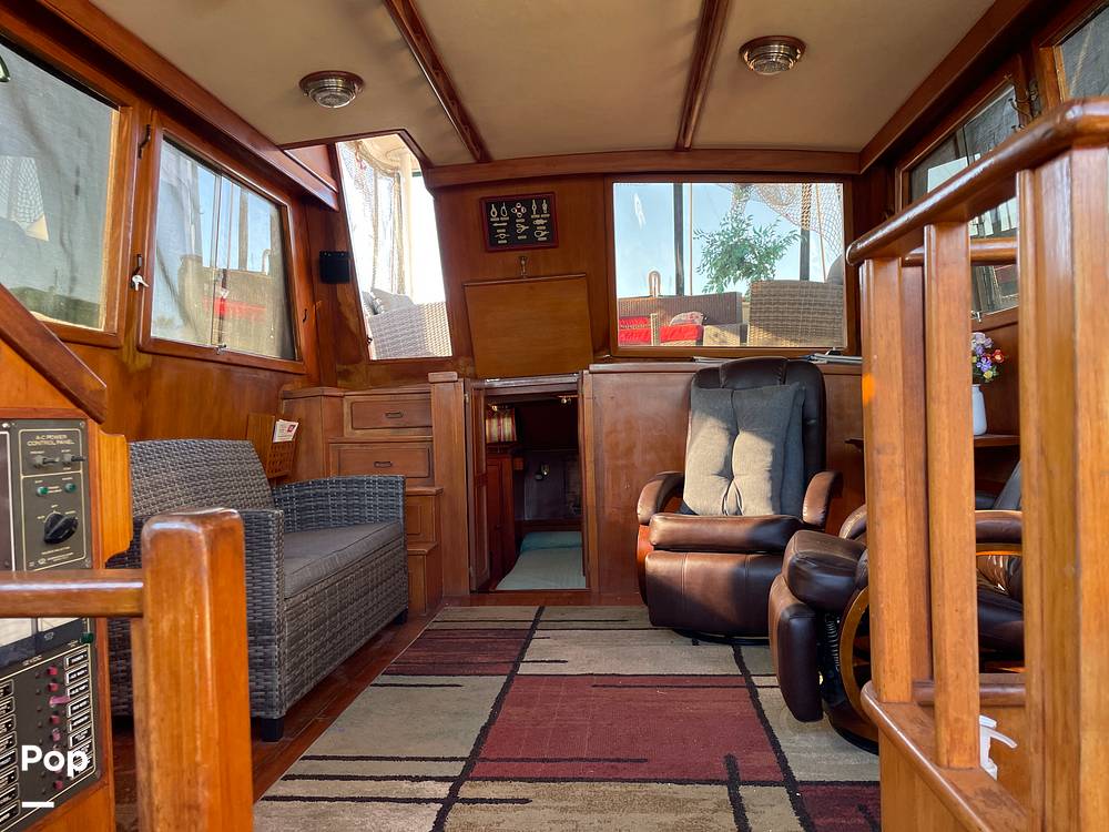 Slide: The Image of Marine Trader 43 Aft Cabin 1981 - 14900538