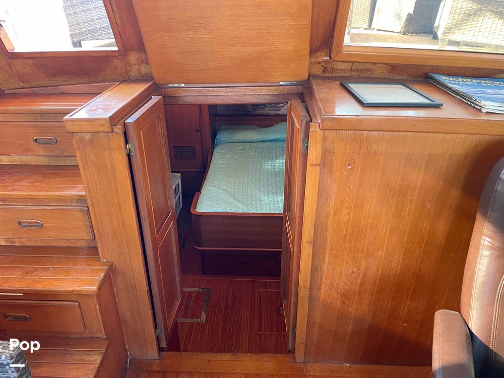 Slide: The Image of Marine Trader 43 Aft Cabin 1981 - 14900541
