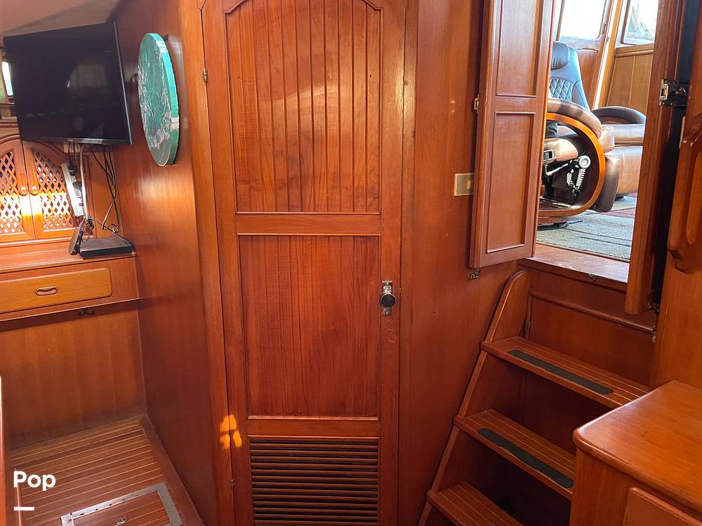 Slide: The Image of Marine Trader 43 Aft Cabin 1981 - 14900550