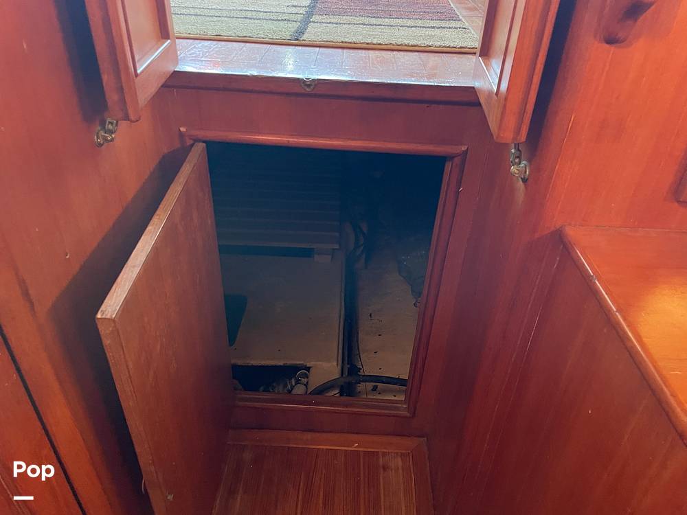 Slide: The Image of Marine Trader 43 Aft Cabin 1981 - 14900556