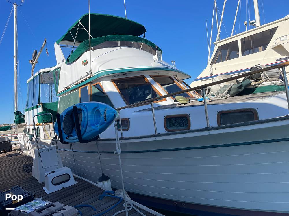 Slide: The Image of Marine Trader 43 Aft Cabin 1981 - 14900453