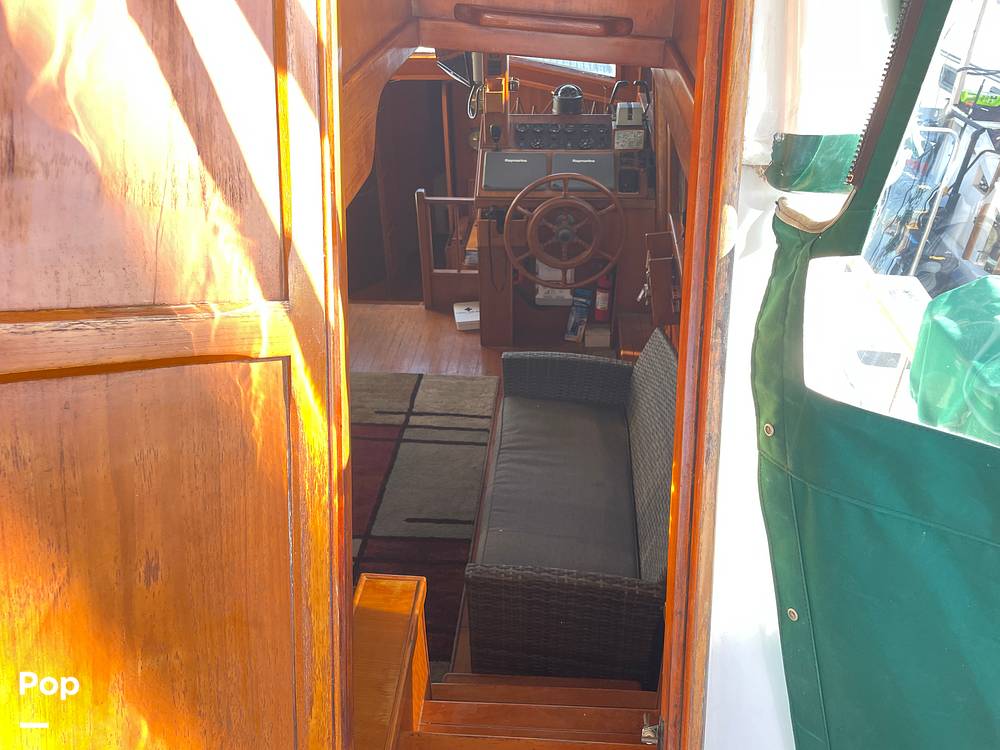 Slide: The Image of Marine Trader 43 Aft Cabin 1981 - 14900469