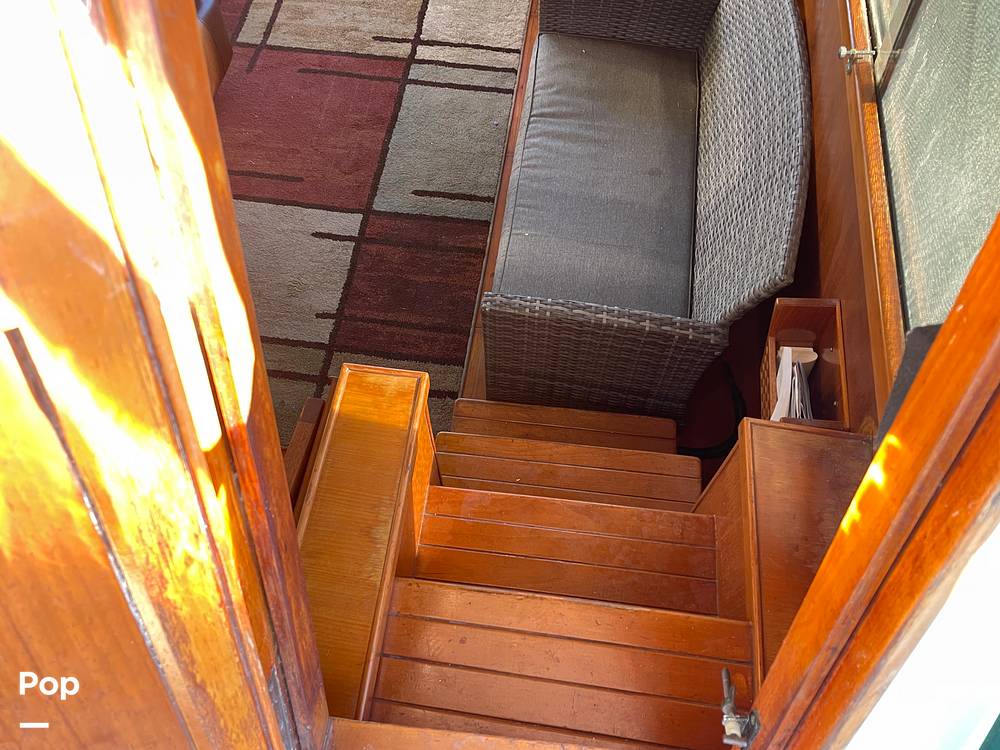 Slide: The Image of Marine Trader 43 Aft Cabin 1981 - 14900470